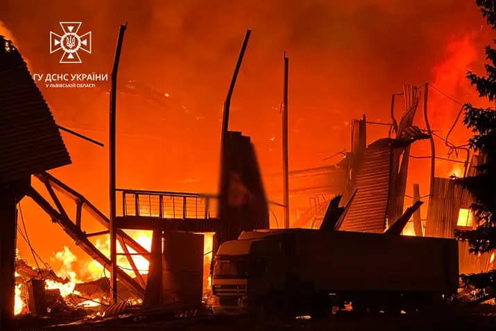 Drone attack on Lviv: three hits in industrial warehouses 05