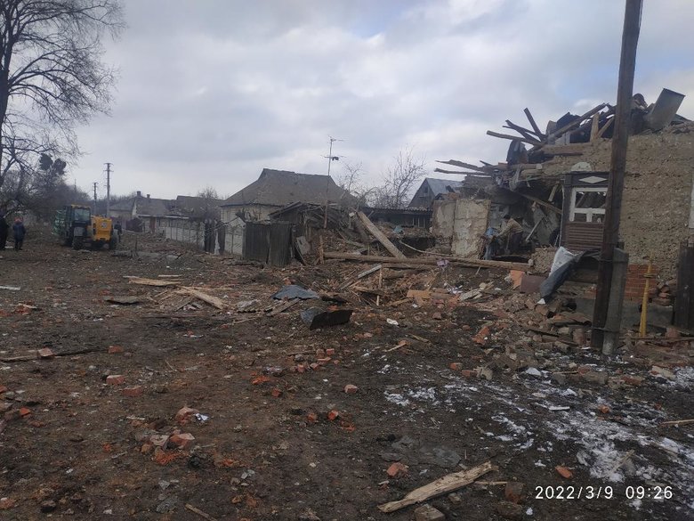 І тоді всі, хто міг працювати з РПГ-7, мухами – вийшли на вулицю Сумську – і вже готувалися до вуличних боїв, - драматична історія захисту міста Лебедин на Сумщині 12