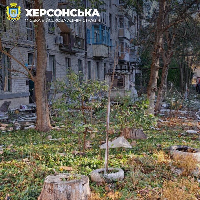 Наслідки ворожих обстрілів Херсону 01