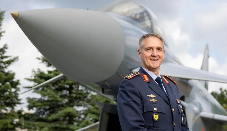 Німеччина готова "сьогодні вночі" бомбардувати Санкт-Петербург у разі нападу РФ на НАТО, - командувач ВПС Нойман