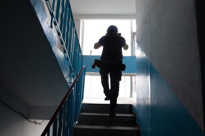 Фонд Добра и Любви продолжает эвакуацию людей и помогает преодолеть гуманитарную катастрофу в Лисичанске 08