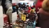 "#бать! Оце кіпішняк!" - мешканці російського Краснодара влаштували бійку через безплатні іграшки у вигляді мультперсонажів американської кінокомпанії. ВIДЕО