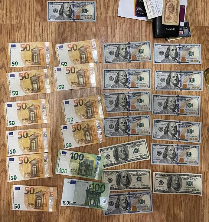 Врачи из 5 медучреждений и ВВК штамповали в Киеве мужчинам диагнозы для выезда за границу 13