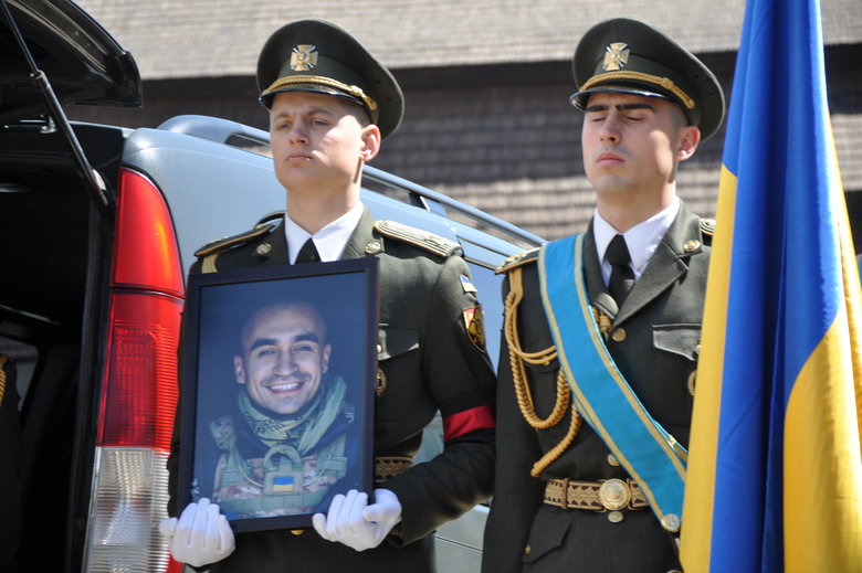 З журналістом та військовослужбовцем Олександром Маховим попрощалися в Києві 18 З журналістом та військовослужбовцем Олександром Маховим попрощалися в Києві 18