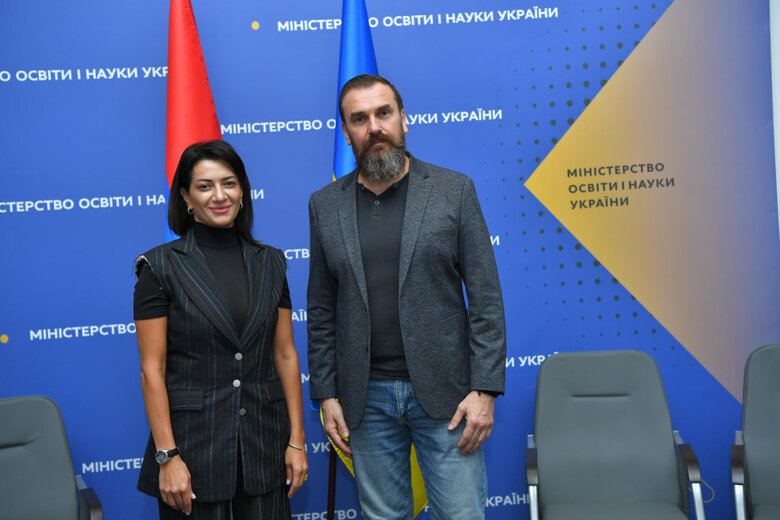 Ukraine received more than 1,000 educational devices from Armenia 02