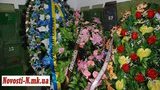 Похороны Оксаны Макар: мать и бабушка попросили не пускать к ним журналистов, отчима привезли под конвоем