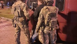 Фото з місця звільнення заручників у Луцьку. ФОТОрепортаж