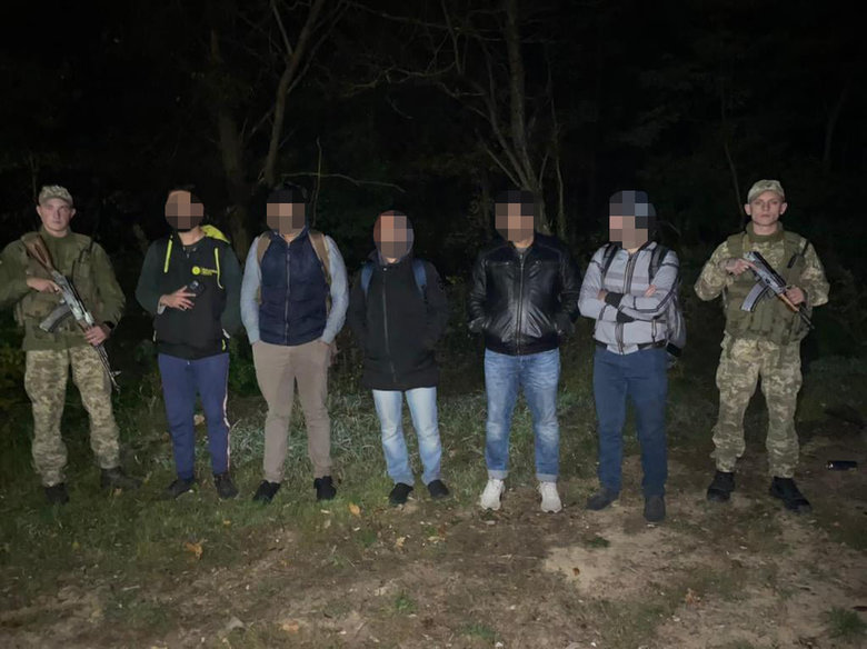 Пограничники задержали 7 нелегальных мигрантов на Закарпатье, - Госпогранслужба 02
