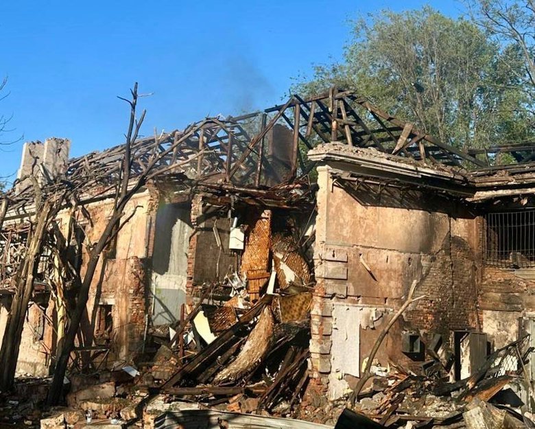 Руйнування після атаки РФ: сотні вибитих вікон і знищені будинки