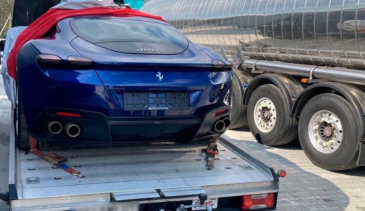 Допоміг росіянину ввезти Ferrari Roma до України: поліція викрила ексчиновника Слободянюка. ФОТОрепортаж