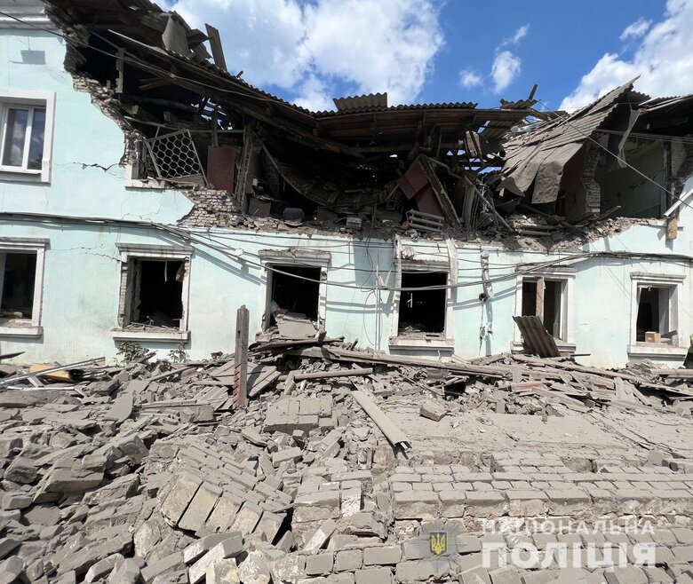 Рашисты за сутки 40 раз обстреляли Луганскую область из авиации и артиллерии. Есть погибшие и раненые, - Нацполиция 01