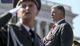 Закрепим в Конституции наше стремление в Евросоюз и вступление в НАТО, - Порошенко на параде