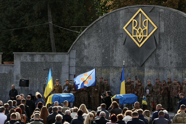 у Львові хоронять загиблих військових