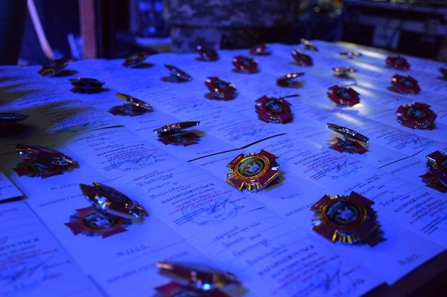 Бійці 44-ї окремої артбригади пройшли урочистим маршем Тернополем після повернення із зони ООС 20 Бійці 44-ї окремої артбригади пройшли урочистим маршем Тернополем після повернення із зони ООС 20