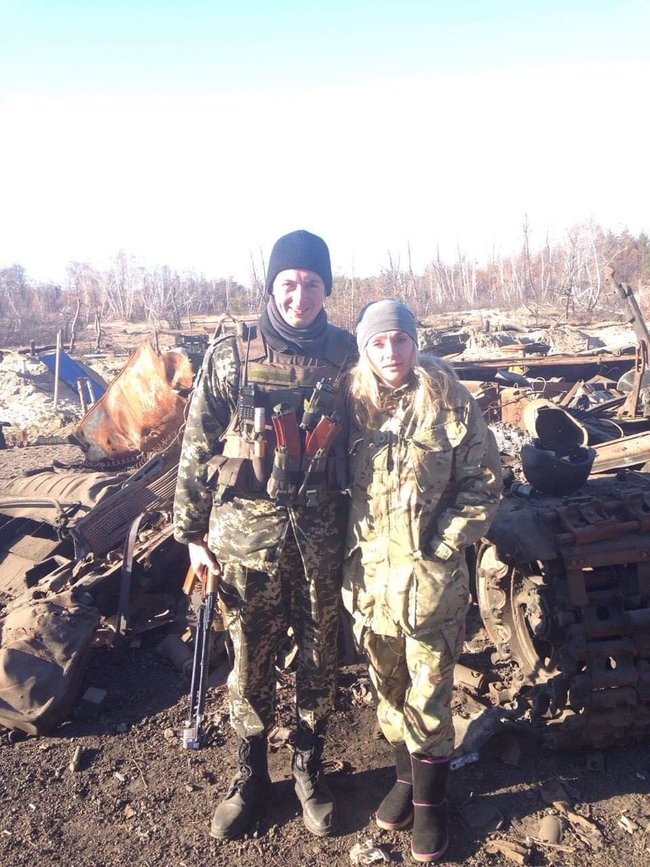 Відомий волонтер, водій-санітар 54 ОРБ Вікторія Шинкаренко: Перші три тепловізори ми передавали на Савур-Могилу. І після чергового штурму нам передзвонили і сказали, що хлопці з ним спали в обіймах, бо вони досі не бачили такого обладнання - це дуже надихало 10