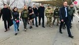 Гончарук и Коляда посетили КПВВ в Новотроицком: "Быстрая работа, отсутствие очередей и неудобств". ФОТО