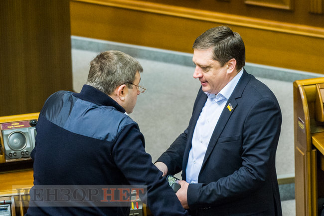 Некарантинні вітання слуг народу, обговорення фейкових довідок про щеплення і збір Медяником майже 150 тис. грн, - день роботи ВР 2 грудня 15