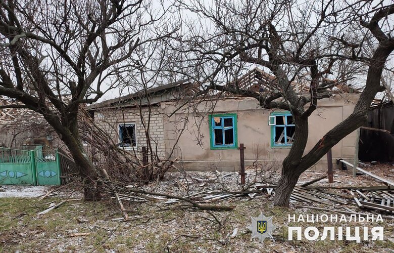 Наслідки обстрілів Донеччини: зруйновані житлові будинки, поранені цивільні, - поліція 02