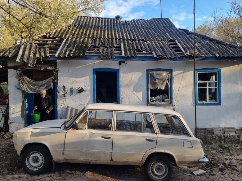 ПВО уничтожила воздушные цели над Черкасской областью, обломки повредили жилье и автомобили