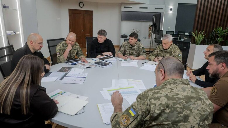 Шмыгаль провел первое совещание в Минобороны