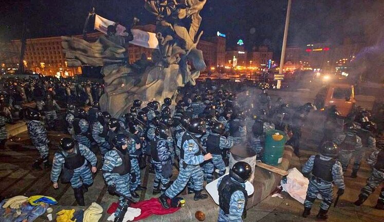 They supplied grenades from Russian Federation, which "Berkut" used against people. Zakharchenko and other Yanukovych-era officials are wanted, - SBI
