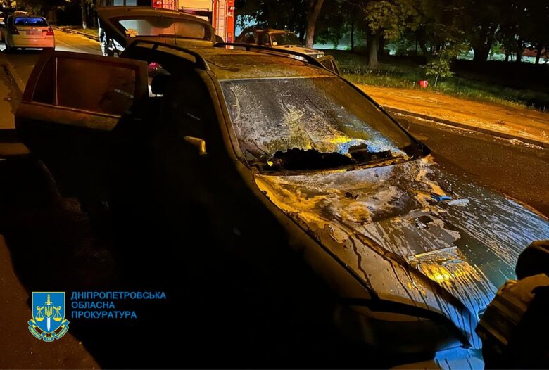 Поджег три автомобиля ВСУ. Задержан мужчина в Днепре