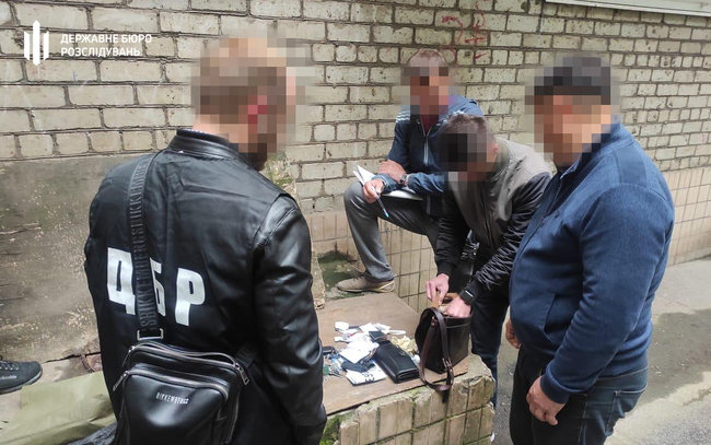 Задержан чиновник Налоговой службы Днепропетровской области, требовавший взятки у ряда предпринимателей, - ГБР 02
