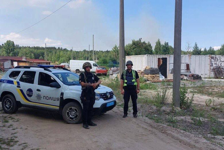 Через ракетний обстріл під Києвом загорівся ліс і почали вибухати залишені російськими окупантами боєприпаси, - Нєбитов 01