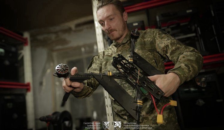 Пластик, убивающий врага: как 3D-лаборатория мастерской БПЛА 25-й ОПДБр производит оружие прямо на фронте