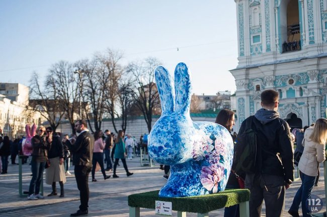 Фестиваль писанок на Софійській і Михайлівській площах Києва 01