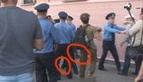 Обнародованы фото, где бойцы пытались избить еще одного журналиста. ФОТОрепортаж