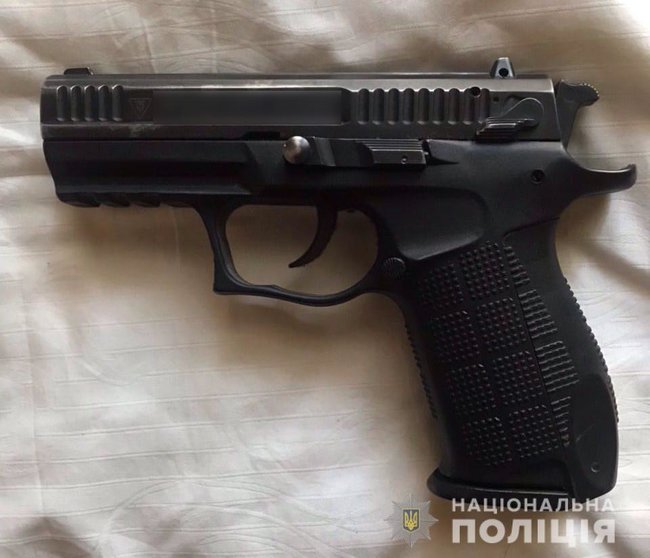Банду, яка грабувала валютників-оптовиків, затримано в Чернівцях, - Нацполіція 08