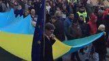 Прапор України розгорнули в день Оксамитової революції в Празі. ВIДЕО