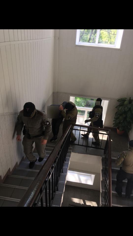 Знешкоджено банду правоохоронців-рекетирів: проведено 60 обшуків, затримано 9 членів ОЗУ, - Матіос 06