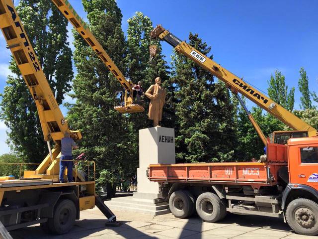 ленин памятник курахово