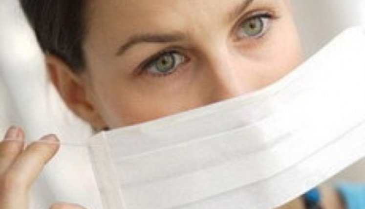 Медицинские маски не защищают от коронавируса, - главный санврач Ляшко