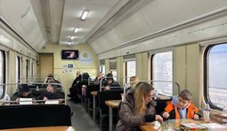 Укрзалізниця розгорнула вагони незламності