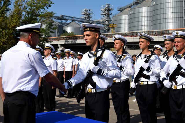 Будущие офицеры ВМС Украины приняли присягу в Одессе 04 Будущие офицеры ВМС Украины приняли присягу в Одессе 04