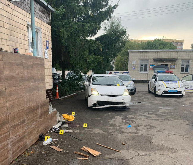 Пяний водій збив трьох курсанток військового коледжу в Києві 01