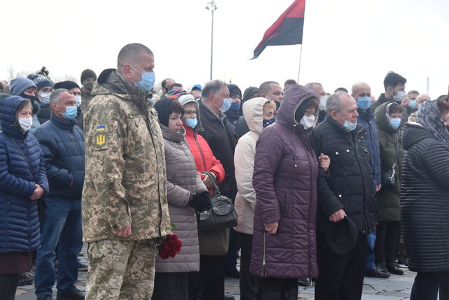 С погибшим в зоне ООС воином 58-й ОМПБр Владимиром Шпаком простились в Чернигове 07