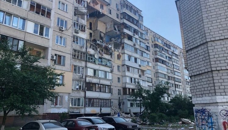 У соцмережах з'явилися шахраї, які "збирають кошти" для допомоги потерпілим унаслідок обвалення будинку на Позняках