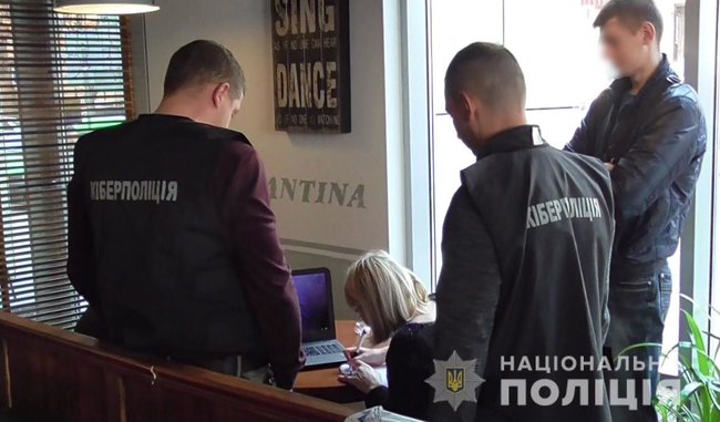 Блоковано спробу продажу персональних даних 500 тис. банківських клієнтів, - кіберполіція 01