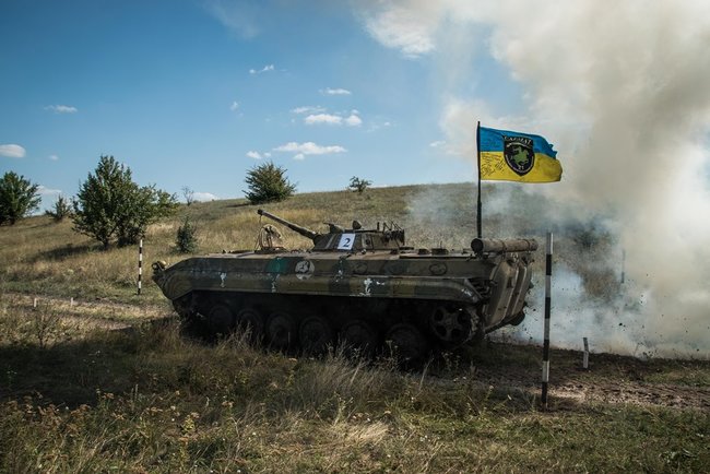 Экипажи БМП соревновались в Донецкой области 21