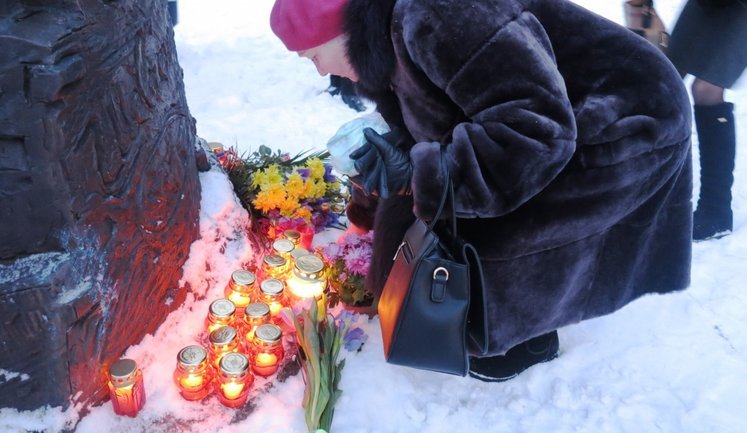Память Героев Небесной Сотни почтили в Риге, Варшаве и Страсбурге. ВИДЕО+ФОТОрепортаж