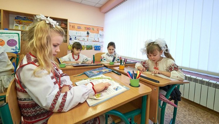 Львівські депутати просять Міносвіти зробити християнську етику обов'язковим шкільним предметом
