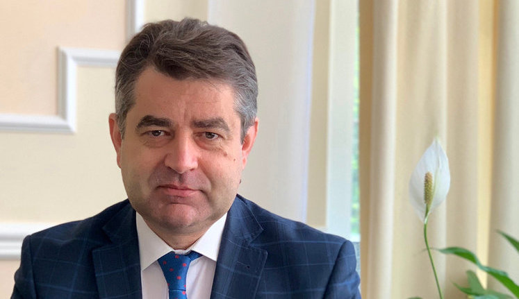 Посол України в Чеській Республіці Євген Перебийніс: "Важливі не лише самі вироки, а й кваліфікація, яку застосовує чеський суд у справах бойовиків, які воювали на Донбасі"