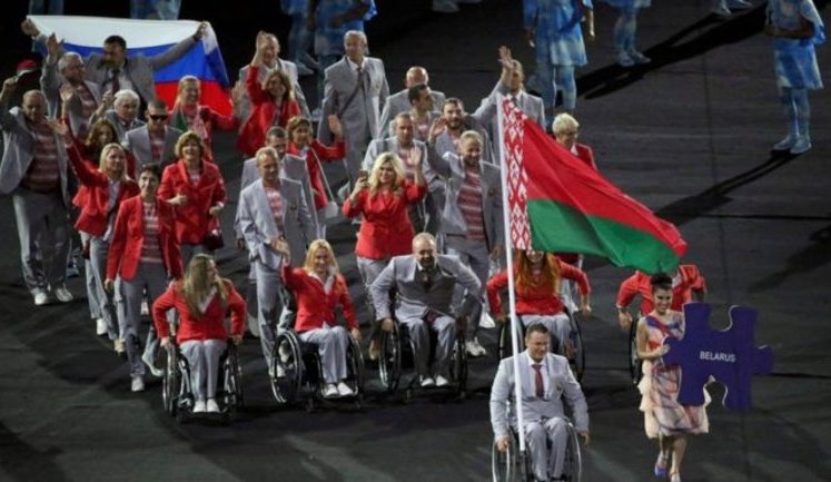 Білоруси вийшли з російським прапором на відкритті Паралімпіади. Буде проведено розслідування. ФОТО