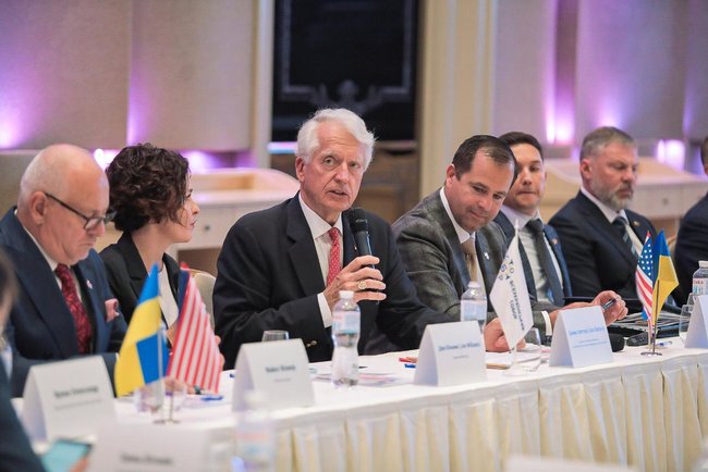 Американцы не будут решать судьбу Украины, - конгрессмен США 01