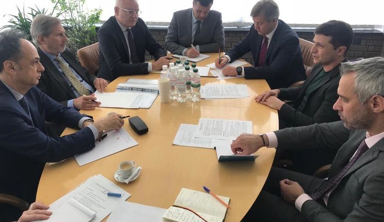 Зеленський на зустрічі з Ганом: як гарант Конституції я захищатиму європейський вибір українців. ФОТО