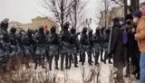 "Сними шлем, п#дор #баный! Мусора - позор России!" - ОМОН не смог разогнать одну из групп протестующих. ВИДЕО